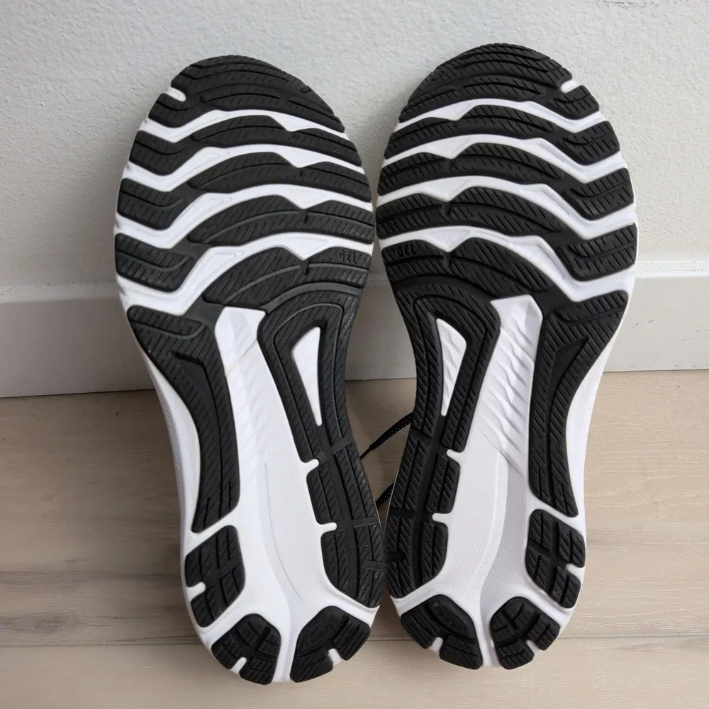 NEW Asics GT-2000 10 Womens 10.5 Running Shoes Black Sneakers White 1012B045